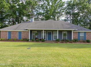 200 Devonport Cir, Raymond, MS 39154