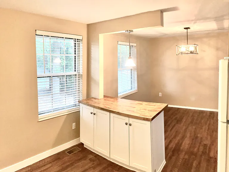 3913 Woodfield Rd — Photo 16