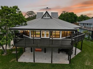 110 Bayou Dr, Baytown, TX 77520