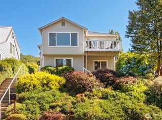 3046 NE Blakeley St, Seattle, WA 98105