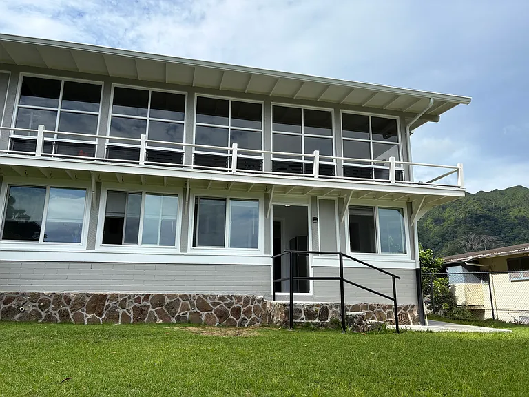 Yard and entrance