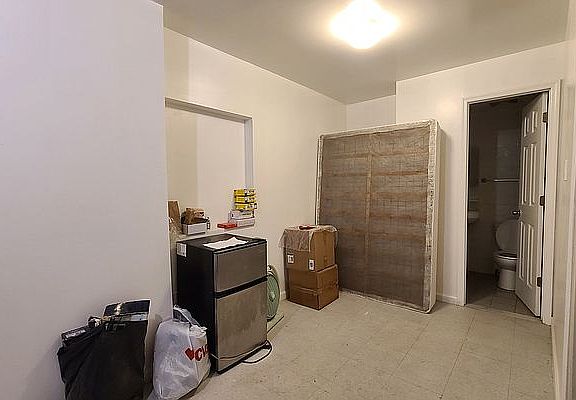 3rd image of 118 Mulberry St APT 1F