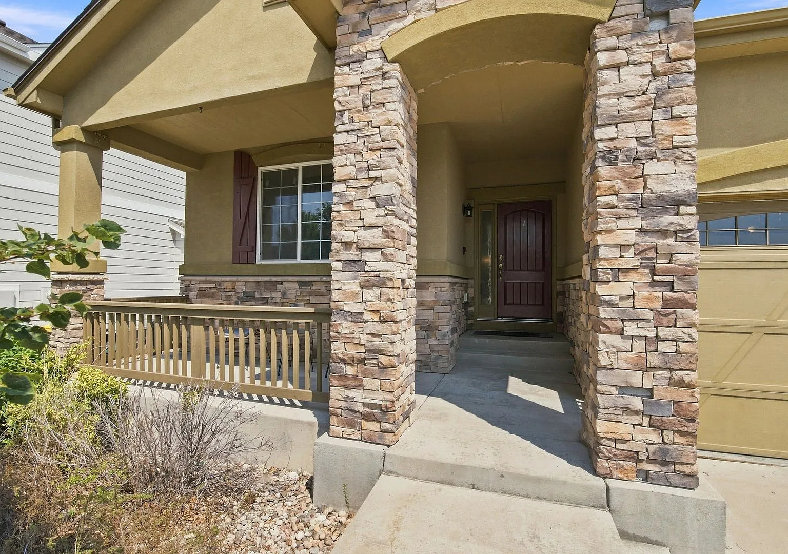 Beautiful 5 Bed 3 Bath Home in Banning Lewis Ranch! — Photo 2