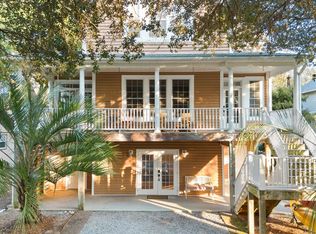 118 SW 2nd St, Oak Island, NC 28465