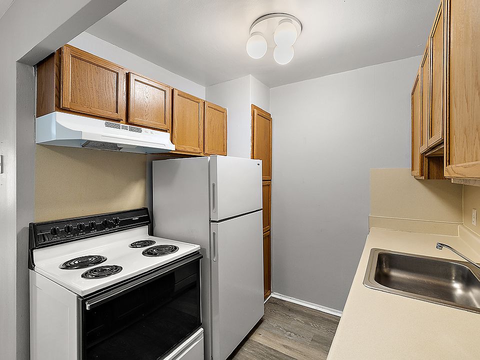 Plymouth Heritage 12811 Heritage Plymouth MI Zillow