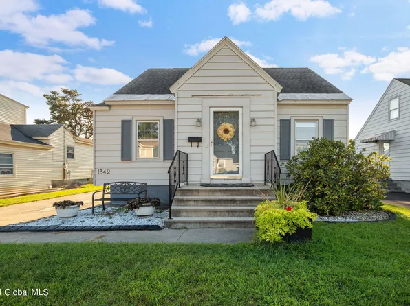 1342 Rosewood Avenue, Schenectady, NY 12306