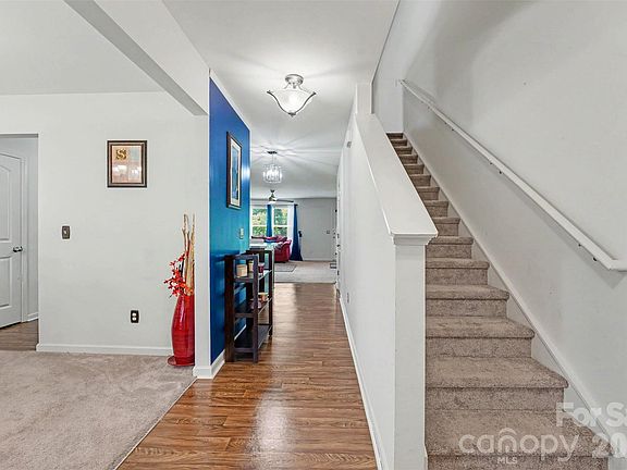2nd image of 204 Hidden Lakes Rd