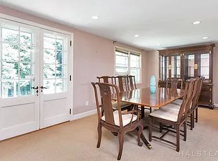 36 Burchard Ln, Norwalk, CT 06853