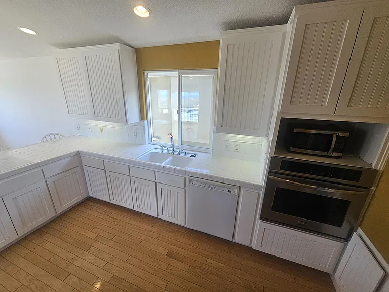 300 Trinidad St — Photo 11