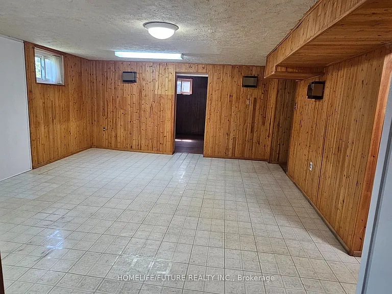 61 Hollyhedge Dr — Photo 19
