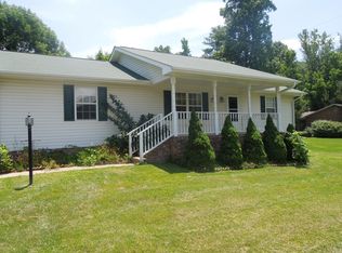 122 Turley Falls Rd, Hendersonville, NC 28739