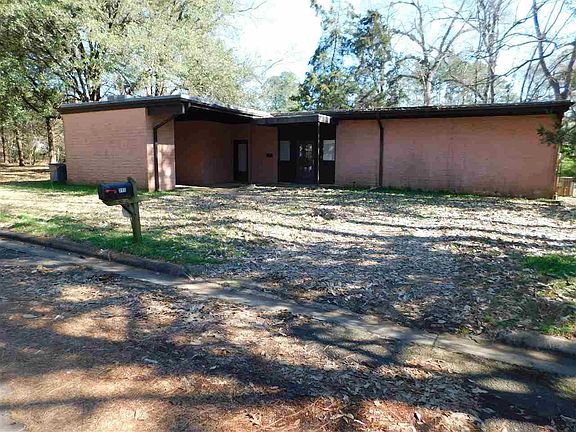 2nd image of 211 Park Ln