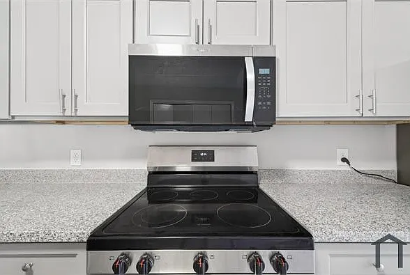 11820 Spring Grove Dr — Photo 18