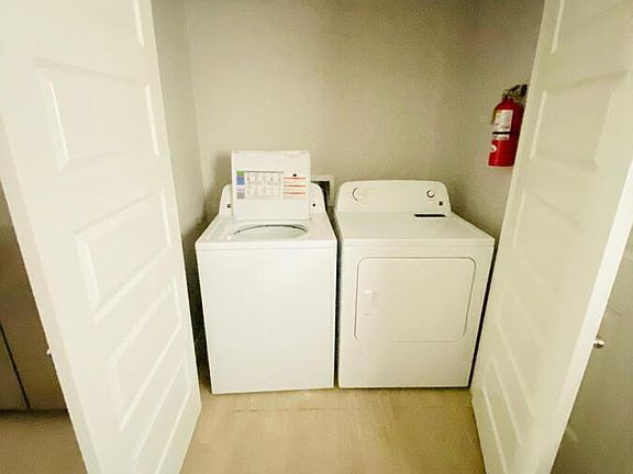 5th image of 1909 Jackson St APT 4