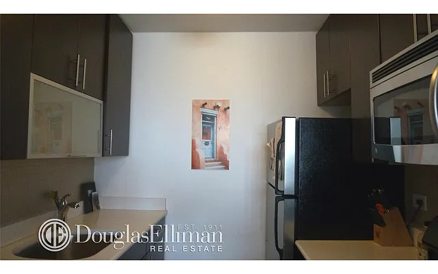 Rented by Douglas Elliman | media 4