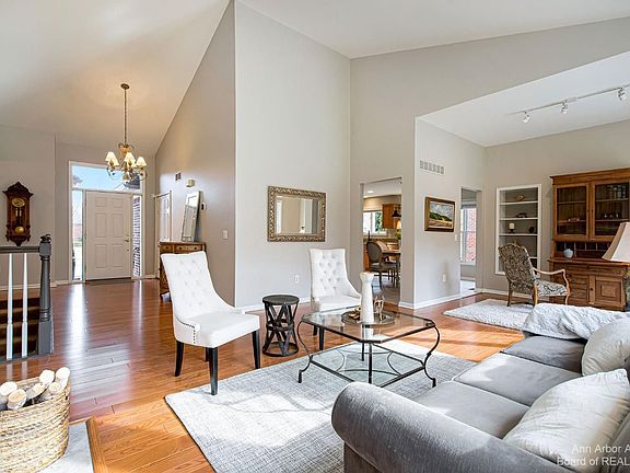 2nd image of 5300 Pinnacle Ct