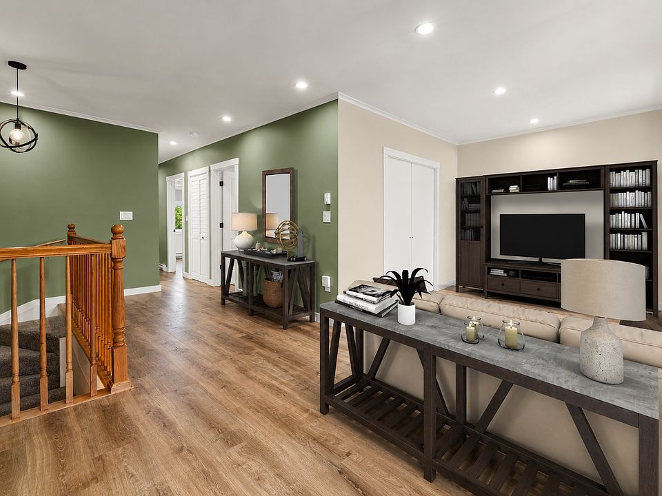 1st image of 46 Riverdale St #3