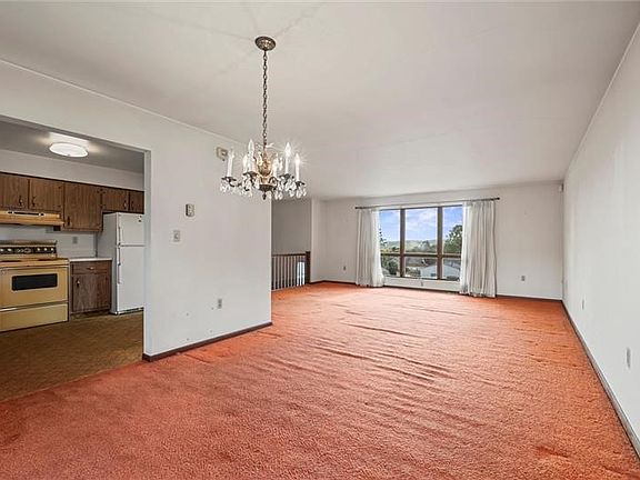 5th image of 26 Petrak St