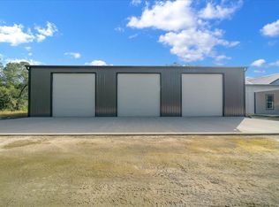 252 Malauka Rd, Ocklawaha, FL 32179