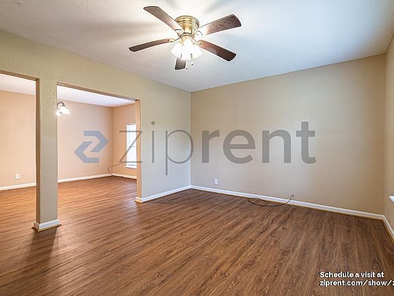 5th image of 3205 Iowa St #A