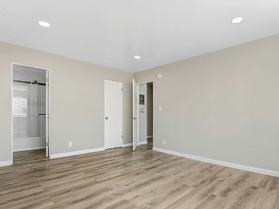 3rd image of 932 Maltman Ave APT 14