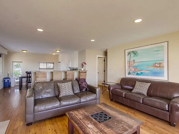 3rd image of 1352 Sunset Cliffs Blvd Floor 1-ID1035411P