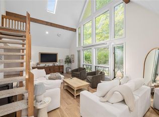 40 Moosehorn Rd, East Greenwich, RI 02818