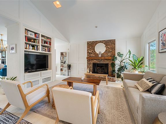 4th image of 8908 Driftwood Dr