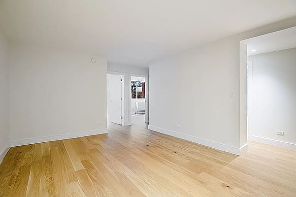 1st image of 230 E 44th St APT 4B