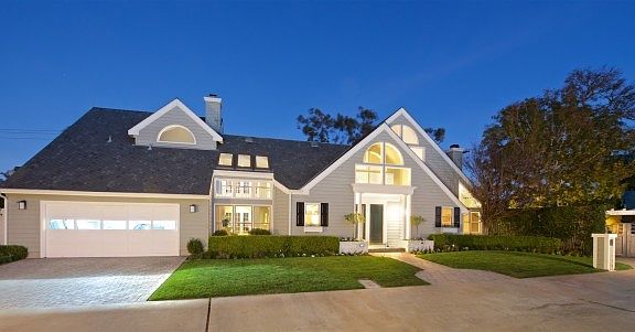 2nd image of 3606 Rosecroft Ln