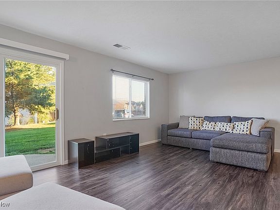 5th image of 1444 Buckingham Gate Blvd Unit B