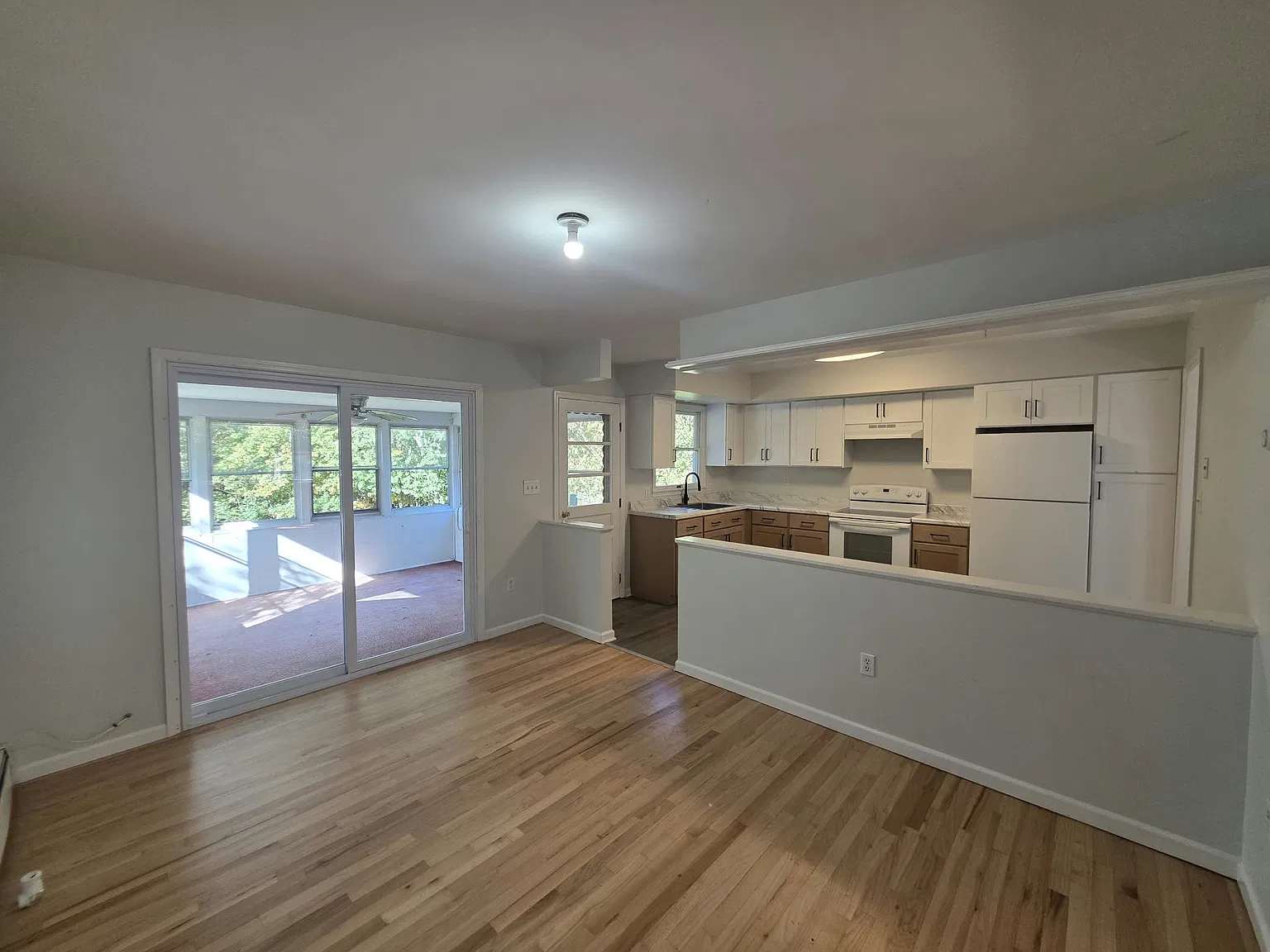 4 bed, $3,600 — Photo 1