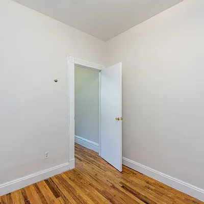 Rented by Nooklyn NYC LLC | media 11