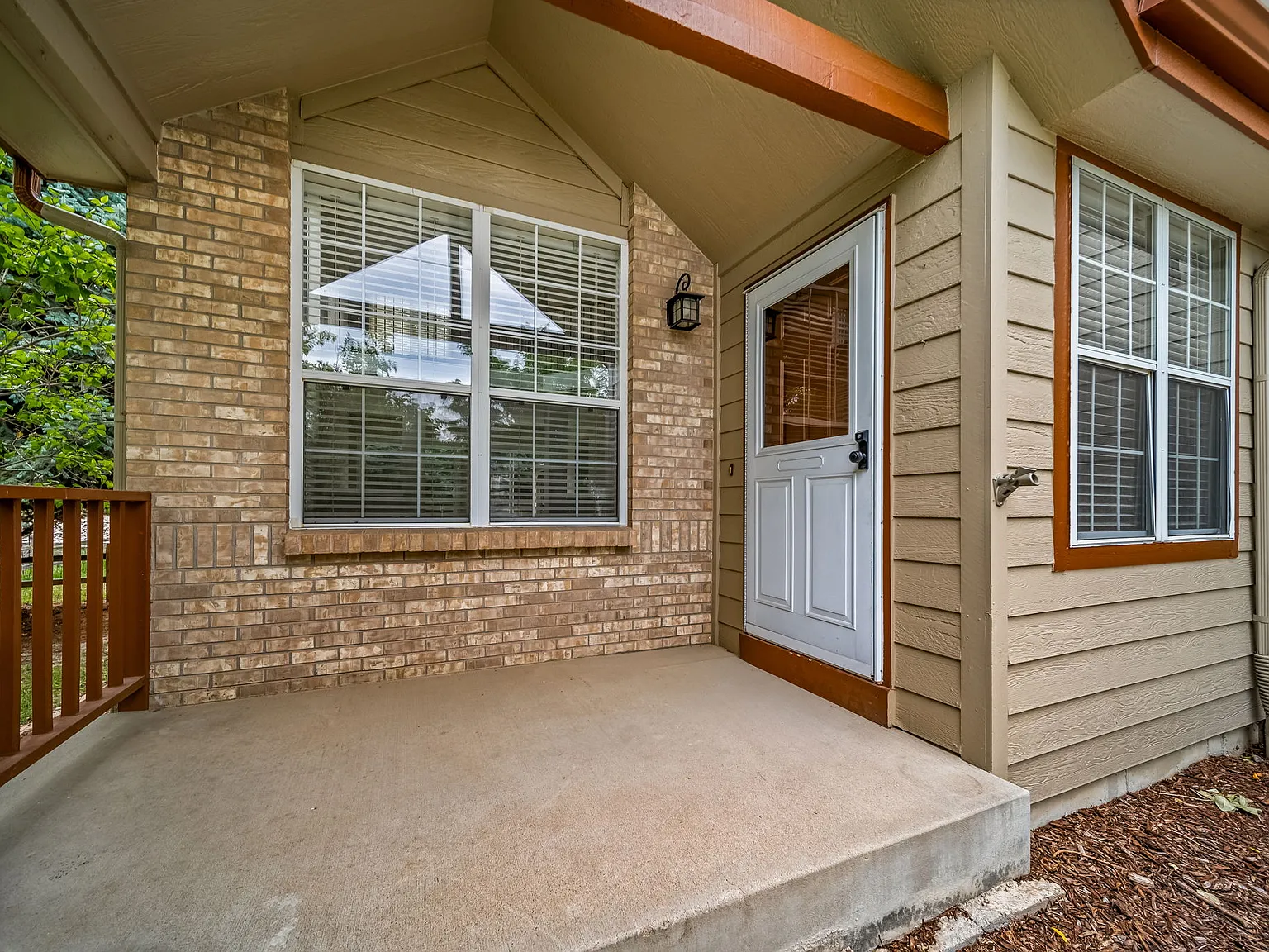 3 bed, 2260 sqft, $2,995 — Photo 4