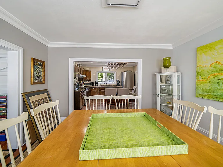 Ponquogue Ave — Photo 9
