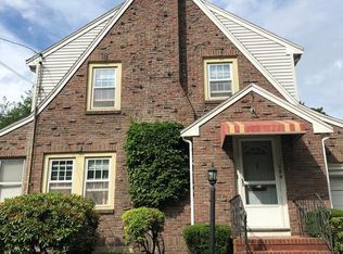 184 Reedsdale Rd, Milton, MA 02186