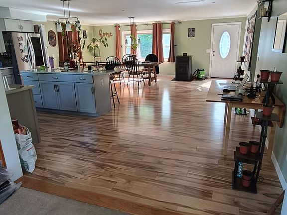 2nd image of 8 Raymond Rd