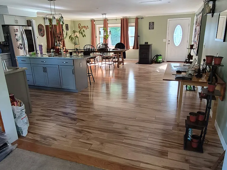 8 Raymond Rd — Photo 2
