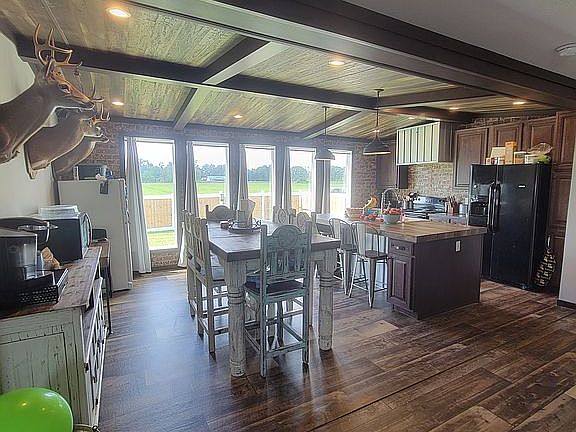 2nd image of 3550 Carlyss Dr #206
