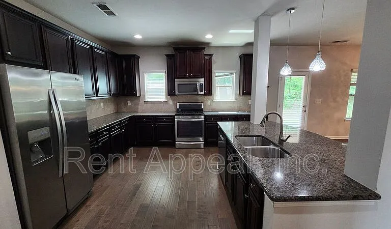 3523 Woodshade Dr — Photo 2