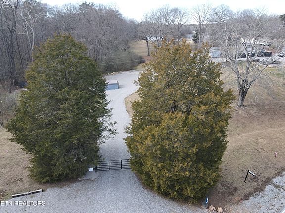5th image of 209 Walden Ln