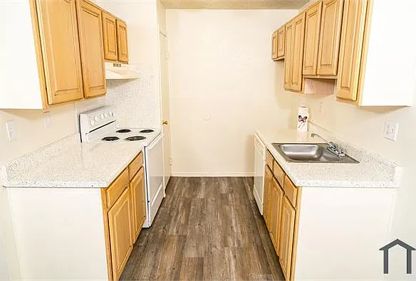 1 bed, 642 sqft, $940 — Photo 2