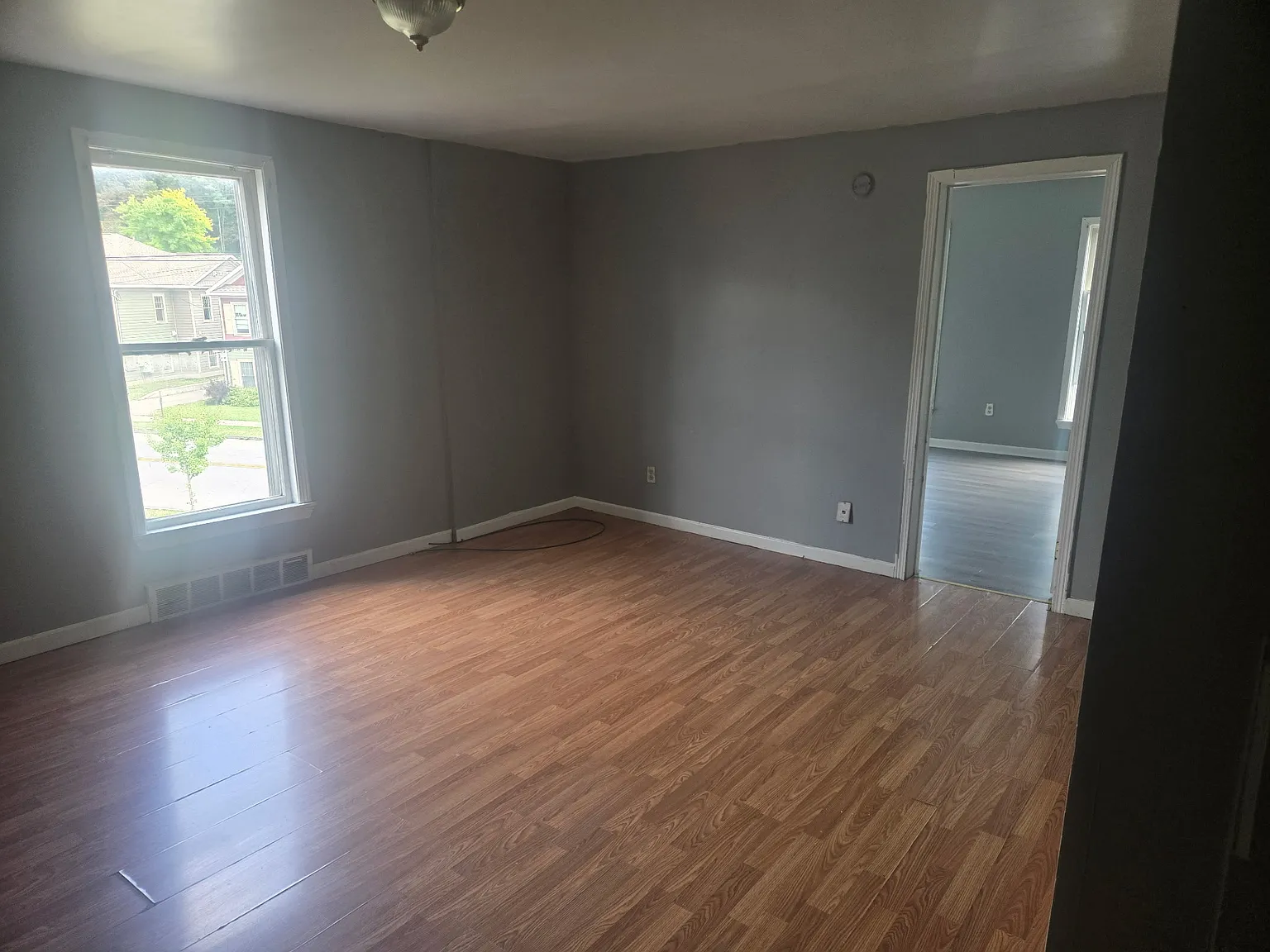 2 bed, 700 sqft, $1,200 — Photo 3