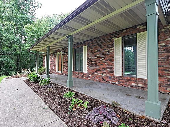 4th image of 2022 Evergreen Dr