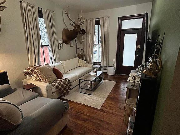 1st image of 511 E 5th St #1
