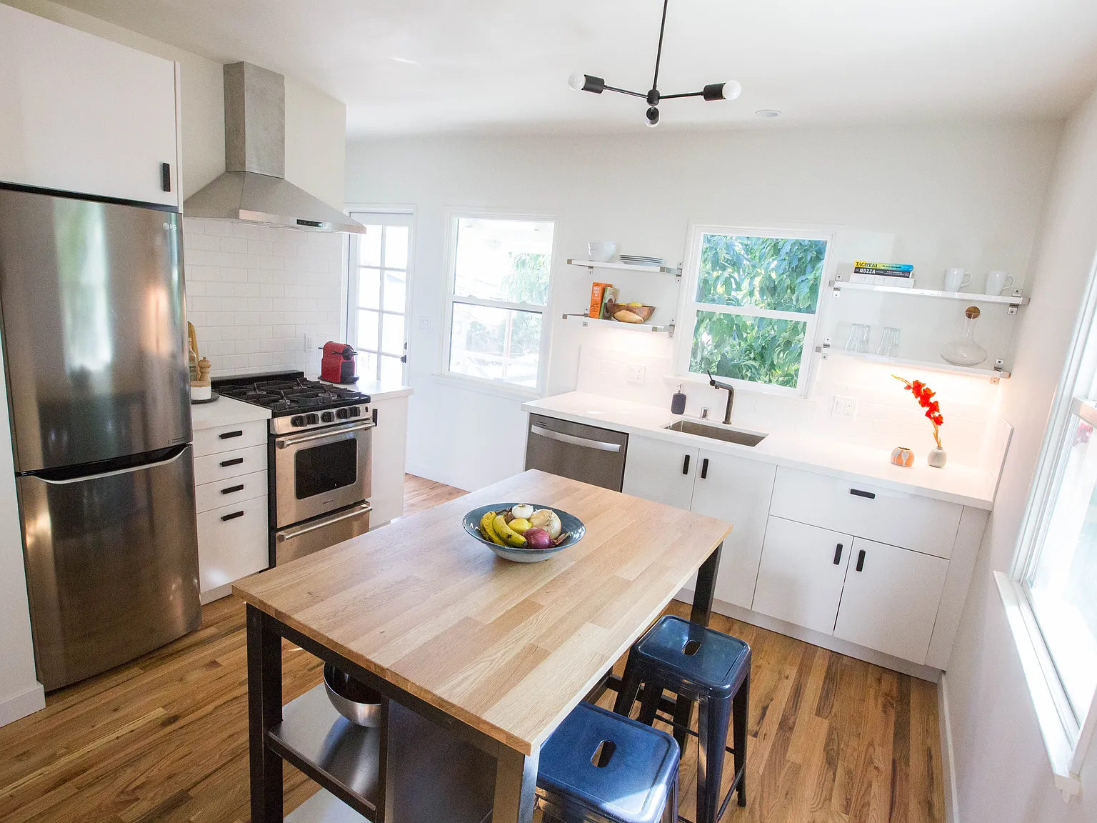 1 bed, 560 sqft, $2,850 — Photo 3