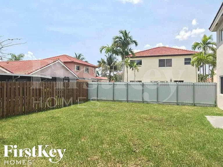 18050 SW 142nd Ct — Photo 22