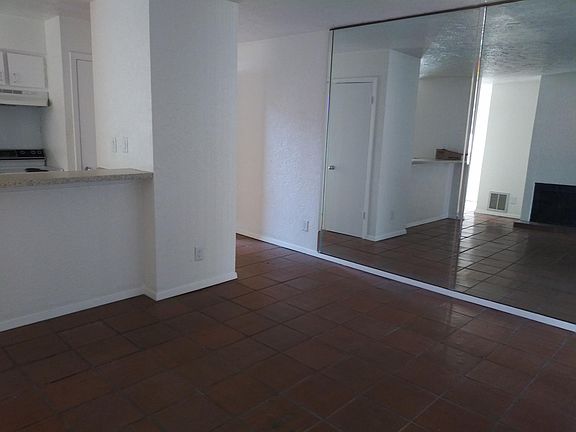 3rd image of 4432 Buena Vista St