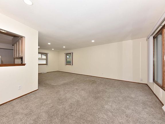 3rd image of 9030 W Helena COURT