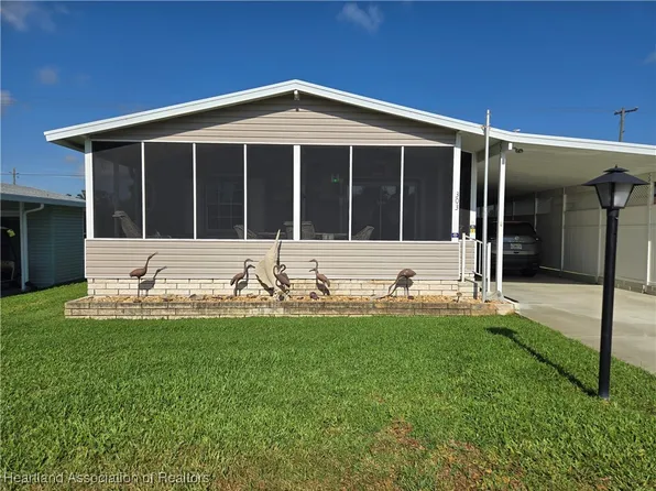 303 Yellow Willow St, Sebring, FL 33876